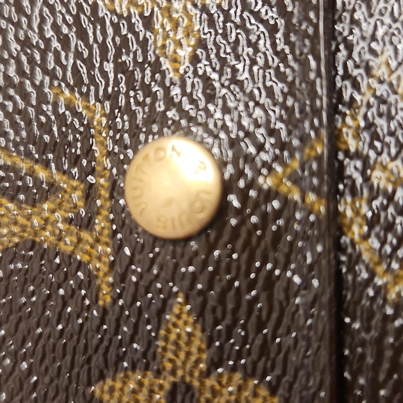 Louis Vuitton Wallet - Picture 2 of 13